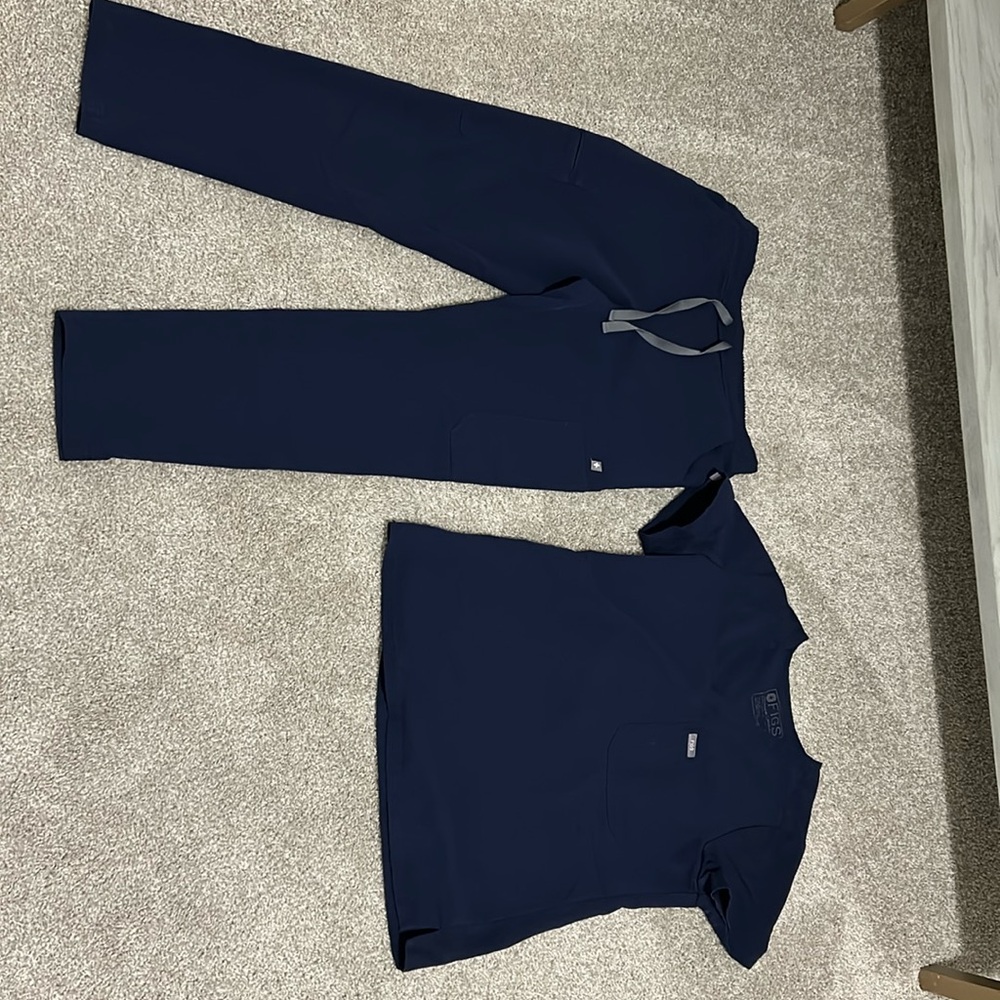 Figs yola skinny pant XS petite One pocket XS shirt